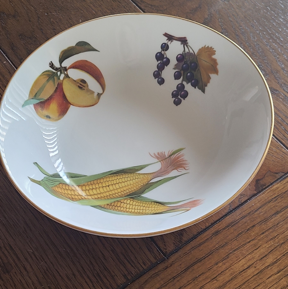 Royal Worcester Evesham gold soup bowl 1961